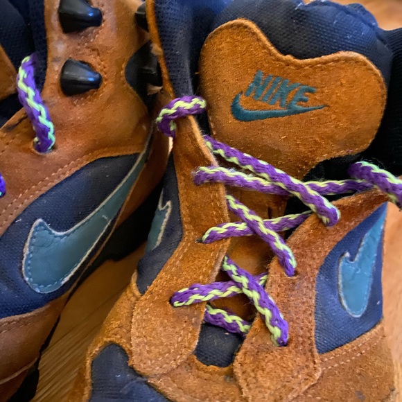 Vintage 1990’s Nike Hiking Shoes - Picture 6 of 7